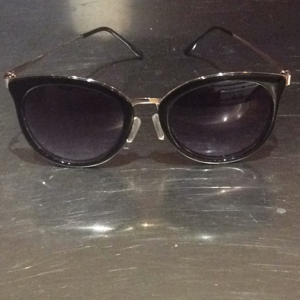 Sunglasses - Picture 2 of 2